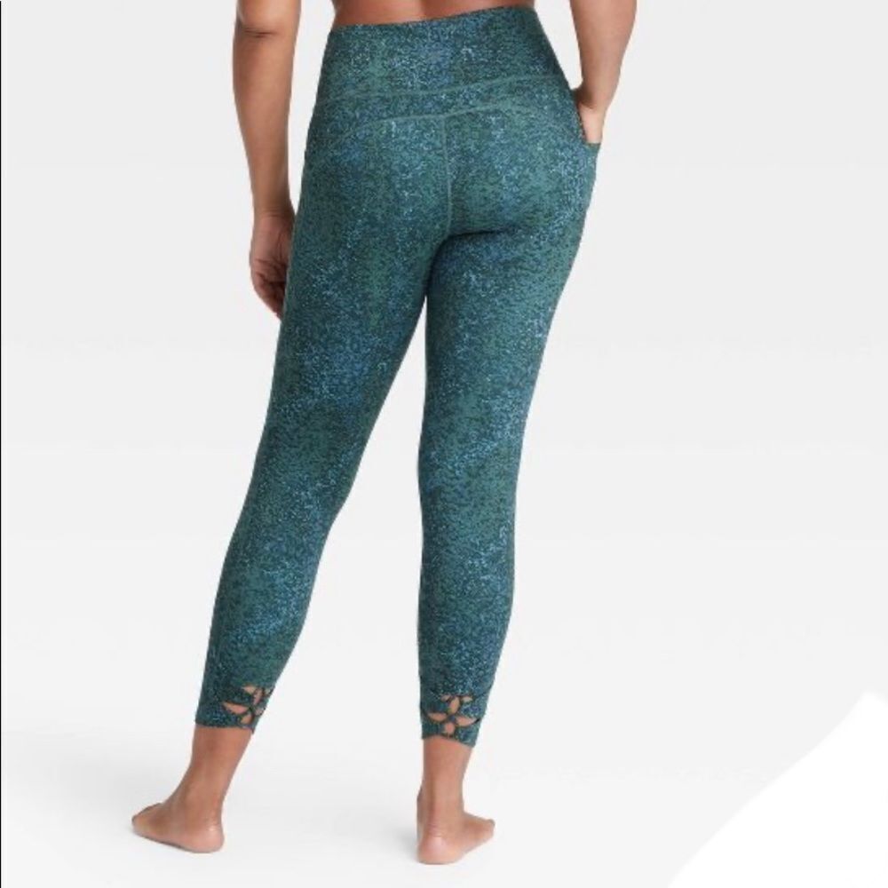 All in motion Women’s‎ Contour Flex Lace-up Leggings, size xs, Green Yoga Pants